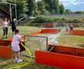 Bild: vsr
Einiges an Geschick war nötig, um den Wasserfußball mit dem Wasserstrahl ins gegnerische Tor zu schießen.