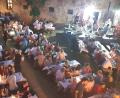 Bild: gi
Die „Straßenmusikanten“ spielten die ganze Nacht im Schlosshof beim Weinfest bayrisch-böhmisch auf und sorgten für gute Stimmung.