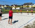 Bild: SC Kirchenthumbach, Abteilung Tennis/exb
Nicht nur Tennis-Grundlagen, sondern beispielsweise auch Beach-Tennis auf dem Volleyballfeld stehen bei dem Tennis-Sommer-Camp auf dem Programm.