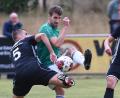 Archivbild: G. Büttner
Jakob Siegert (links) und der FC Weiden-Ost sind im Kellerduell gegen den SV Raigering zum Siegen verpflichtet.