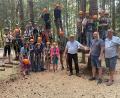Bild: wlr
Total erschöpft, aber glücklich und zufrieden waren die Kids, die sich am Ferienprogramm der CSU im Hochseilgarten in Hirschau beteiligten.