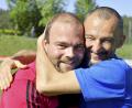 Archivbild: Hubert Ziegler
Turan Bafra (rechts) hat seine Spieler lieb: In diesem Fall umarmt er in seiner Zeit beim TuS Schnaittenbach seinen Torwart Daniel Wunschel nach einem Sieg.