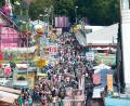 Bild: Armin Weigel/dpa
Ein Fahrgeschäft am Gäubodenvolksfest in Straubing darf nach einem Unfall nicht mehr öffnen.