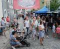 Bild: Hirsch
Die Hauptstraße wurde beim Neunburger Altstadtfest zur Feiermeile. Vor allem am Sonntag herrschte großer Besucherandrang.
