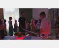Bild: flm
Bei der Kinderdisco im Jugendtreff im früheren Bahnhofsgebäude freuten sich die Organisatoren über ein volles Haus.