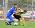 Bild: Hubert Ziegler
Julius Hammer (rechts) vom FC Amberg will in dieser Szene mit allen Mitteln verhindern, dass Jonas Gmeinwieser (links) vom 1. FC Bad Kötzting an den Ball kommt.