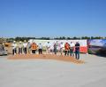 Bild: mde
Zum Spaten griffen Bauamtsmitarbeiter Stefan Gaßler, Bauunternehmer Volker Ziegler, Architekt Matthias Stelzl, Statiker Markus Bayerl, Kommandant Peter Denz, Architekt Wolfgang Schultes, Bürgermeister Roman Schäffler mit seinen Stellvertretern Katharina Hage und Hermann Schraml, Vorstand Marco Schäffler, Geschäftsstellenleiter Reinhard Herr und Bauamtsleiter Roland Sächerl (von links) anlässlich des Spatenstichs zum Neubau des Feuerwehrgerätehauses in Kemnath.