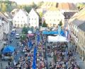 Bild: Stefanie Gradl
Bei bestem Sommerwetter genossen die Besucher die Atmosphäre des Vilsecker Brunnenfestes.