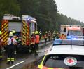 Bild: gf
Rettungskräfte sind am Samstagmittag zu einem Unfall auf die B85 zwischen Amberg und Schwandorf ausgerückt. Nahe der Stundensäule bei der Abzweigung nach Schwarzenfeld war ein BMW-Fahrer nach dem Überholen auf nasser Fahrbahn ins Schleudern und in den Gegenverkehr geraten.