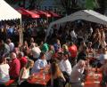 Bild: kro
Das 14. Weinfest des Handballclubs Tirschenreuth im Garten von St. Peter ließ die Besucher wieder in Scharen kommen.