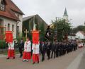 Bild: frd
Die Gläubigen zogen in einer festlichen Prozession zusammen mit Pfarrer Alois Hammerer durch die Straßen.