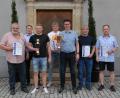 Bild: pop
Die Schmidmühlener Tischtennisabteilung zeichnet ihre Vereinsmeister aus. Dritter Bürgermeister Mathias Huger (Zweiter von links) gratuliert ihnen.