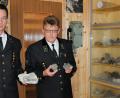 Bild: Hirsch
Wolfgang (links) und Alois Lehner (rechts) pflegen die Mineraliensammlung in der Hütte des "Bergknappenvereins Marienschacht Wölsendorf" und wollen den Verein am Leben erhalten.