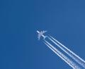 Symbolbild: Silas Stein
Das Symbolbild zeigt einen herangezoomten Airbus A380 der Gesellschaft Emirates im Reiseflug - auch auf weitere Distanz von Kennern noch auszumachen durch Silhouette und Lackierung. Tracking-Dienste ermöglichen eine blitzschnelle Identifizierung durch jedermann und liefern weitere Informationen.