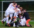 Archivbild: mhs
Der ausgiebig bejubelte Derbysieg über den Lokalrivalen FC Wernberg sollte dem TSV Detag genügend Rückendwind für die schwierige Auswärtsaufgabe bei der SpVgg SV Weiden II verliehen haben.
