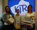 Bild: pjeb
Die ausleihbaren Spiele haben Sandra Schug (links), Gerlinde Pötzl (rechts) und Maria Pannrucker (Mitte), die neue Verstärkung in der Verwaltung, bei sich in der Geschäftsstelle in der Bahnhofsstraße in Tirschenreuth gelagert.