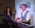Bild: wmr
Caroline Bauernfeind hatte einen italienischen Abend in Großbüchlberg organisiert, ihr Ehemann Julian Oswald spielte auf dem E-Piano.