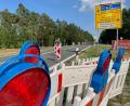 Bild: Gabi Schönberger
An dieser Stelle der B470 vor Weiden sind die Bauarbeiten, um Risse und Schäden der Fahrbahn auszubessern, in vollem Gange. Von 26. bis 30. August ist die Straße deshalb komplett gesperrt.