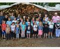 Bild: jr
25 Kinder beteiligten sich an der Ferienprogramm-Aktion des Großenseeser Schützenvereins. Über das Interesse freuten sich (hinten, von links) Kreisjugendring-Vorsitzender Jürgen Preisinger, Jugendbeauftragte Tanja Wettinger, Jugendleiterin Christine Gradl sowie (von rechts) Bürgermeister Johann Burger, Schützen-Vorsitzender Helmut Kipferl und Jugendleiterin Josef Haberkorn.