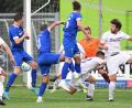 Bild: Büttner
Dicke Luft im Wernberger Strafraum: Die SpVgg SV Weiden II und der TSV Detag trennten sich am Freitagabend mit einem gerechten 1:1.