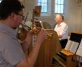 Bild: le
Eindrucksvolle und festliche Kirchenmusik bieten Harald Bäumler (Orgel) und Sohn Andreas (Trompete) in der Vorabendmesse zur Kirchweih.