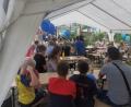 Bild: ubb
Da war ganz schön was los: Alle Hände voll zu tun gab es bei der Kinderölympiade des Lions Clubs Tirschenreuth. 150 Buben und Mädchen machten mit und sollten natürlich auch kulinarisch gut versorgt werden. Unterstützung bekam der Club von der Turngemeinschaft Tirschenreuth.