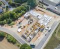Bild: Thilo Hierstetter
Am Neubau der Kita "Eulenland" an der Schießstätte nördlich des Sportparks werden derzeit die Holzwände aufgestellt.