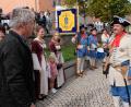Bild: le
Die Landwehr ist angetreten, meldete Kommandant Franz Schmidt (rechts) dem Obersten Dienstherrn, Bürgermeister Robert Lindner (links).