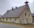 Bild: gz
Auf das ehemalige Anwesen von Maria Theresia und Adam Bösl kam um 1900 ein Glockenturm. Nach dem Abriss wurde an selber Stelle ein neuer Glockenturm errichtet.