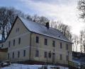 Archivbild: swo
Das Wirtshaus "zum Mausbergbauer" wie es jeder Besucher auf dem Mausberg kannte und wie es über 150 Jahre lang das Bild um die Wallfahrtskirche prägte.