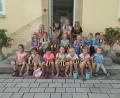 Bild: Manuela Weikmann/exb
16 Kinder bastelten im Rahmen des Ferienprogramms Bienen als Blumenstecker.