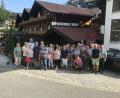 Bild: Konrad Zant/exb
Die Seniorengruppe aus Tirschenreuth vor dem Hotel "Mariandl" in Elisabethszell.