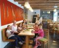 Bild: AWO Mitterteich/exb
Betreut wurden die Kinder beim Ferienprogramm im Marktcafé des Mehrgenerationenhauses von Renate Krieglsteiner, Martina König-Frank und Einrichtungsleiterin Vera Jankowski (von links).