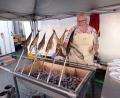 Bild: fpoz
Eine echte Attraktion: Steckerlfisch frisch vom Grill.