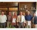 Bild: wku
Ehrungen und Neuwahlen gab es beim Motorsportclub Königstein. Von links das Vorstandsmitglied des ADAC Nordbayern, Rene Schymura, Johann Deinzer, Wolfgang Meiler, Vorsitzender Wolfgang Strobel, Erwin Blendinger, Franz Grötsch und Zweite Bürgermeisterin Doris Lehnerer.