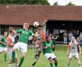 Bild: Gebert
Der TSV Friedenfels verlor am Samstag bei der SG Griesbach/Großkonreuth mit 1:2. Hier kommt der Friedenfelser Moritz Fischer (Dritter von rechts) im SG-Strafraum zum Kopfball.