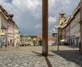 Bild: gjb
Das Zeittor und die Zeitachse erinnern an die wechselvolle Geschichte der Stadt Cheb (Eger).