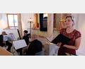 Bild: le
Zu begeistern wusste das Prager Mozart Trio mit Mezzosopranistin Sylva Cmugrova (rechts) in der Musikreihe der Pilsener Region Musik in den Synagogen in Floß.