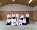 Bild: Rainer Lekien/exb
Sergej Rudakovski (vorne Mitte) vom Stiftland Aikido bestand die Prüfung zum 1. Dan und ist damit Aikido-Meister.