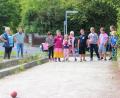 Bild: Isgard Forschepiepe/exb
Auf Einladung des SPD-Ortsvereins traten Kinder auf der Boccia-Bahn in Pechbrunn gegeneinander an. Als Betreuerinnen waren Ingrid Köstler und Gabi Neumüller-Wölfl (von links) sowie Isgard Forschepiepe dabei.