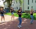 Bild: gz
Die Tanzgruppe der Musikschule glänzt beim Kinderferientag mit Auftritten.