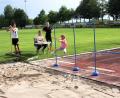 Bild: wro
Das Springen über die Stange war nur eine von insgesamt drei Disziplinen, die auf dem Gelände des Schulsportzentrums in Wiesau gemeistert werden mussten.
