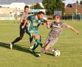 Archivbild: Gebert
Vielleicht muss Mitterteichs Trainer Frantisek Nedbaly (Mitte, Szene aus der Partie gegen Röslau) auch in Großschwarzenlohe wieder selbst ran. Beim 0:3 in Stadeln war er mit dem Auftritt einiger Akteure überhaupt nicht einverstanden.