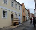 Bild: gsp
Gertrud Rösch vor ihrem denkmalgeschützten Haus Badgasse 13, dem ehemaligen Benefiziatenhaus.