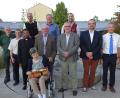 Bild: hm
Gratulanten aus Stadt, Pfarrei sowie den Vereinen und Organisationen überbrachten Josef Hägler (Mitte) zusammen mit Ehefrau Christa die besten Wünsche zum 75. Geburtstag.