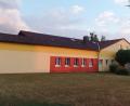 Bild: br
Dem Antrag auf Erweiterung der Kindertagesstätte „Sankt Michael“ in Schlammersdorf (unser Bild) wurde das gemeindliche Einvernehmen erteilt, ein weiterer Schritt, dieses Großprojekt zu realisieren. Der Kindergarten wird mit einem Anbau an das bestehende Gebäude (links im Bild) erweitert.