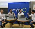 Bild: Petra Hartl
"Powerplay - der Eishockey-Podcast rund um die Blue Devils Weiden" live auf dem Oberpfalztag mit Devils-Geschäftsführer Franz Vodermeier (r) und dem Sportlichen Leiter Jürgen Rumrich (l)