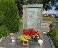 Bild: jr
Das Grab von Theres Neumann am Konnersreuther Friedhof ist noch immer viel besucht. Die Resl starb am 18. September 1962, vier Tage später wurde sie beerdigt.