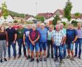 Bild: Lisa Schwägerl, ALE Oberpfalz/exb
Die neu gewählte Vorstandschaft der Flurneuordnung Röckenricht mit (von links) stellvertretende Vorstandsvorsitzende Katharina Mägerl, Vorstandsvorsitzender Steffen Hauser, Eric Pilhofer, Helmut Renner, Heinz Siegert, Manfred Hufnagel, Klaus Meier, Hans Kohl, Stefan Regler, Alfred Schmidt, Christian Sperber, Helmut Sperber, Helmut Pilhofer, Bernd Übler und Bürgermeister Peter Achatzi.
