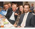 Bild: Gabi Schönberger
Da schaut er noch etwas skeptisch. Stephan Oetzinger (rechts) kurz vor seiner Nominierungsrede im Pfarrheim St. Marien in Rothenstadt, wo ihm auch Ehefrau Barbara den Rücken stärkte.
